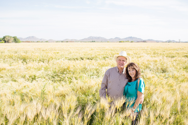 buckeye-farm-family-couple-portrait-photographer-barley-wheat-field001