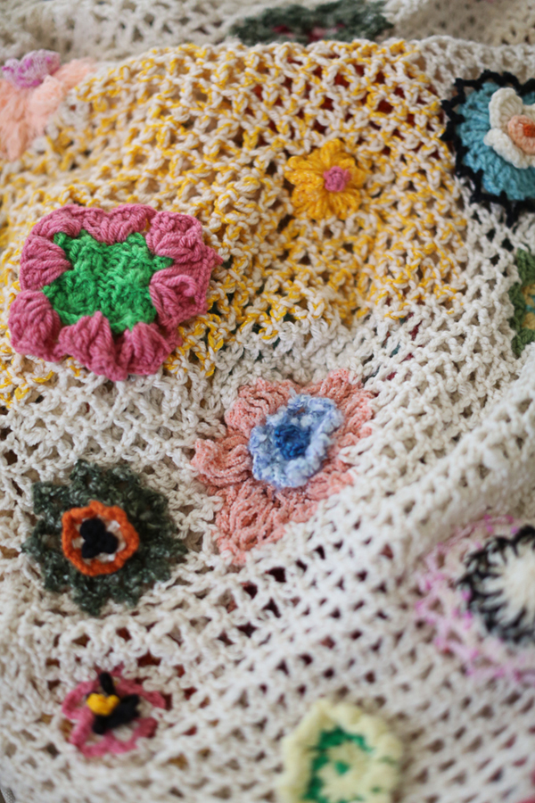 crochet-blanket-anthropologie-quirky-heirloom-throw-pattern-mom007