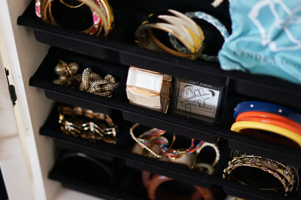 over-the-door-closet-jewelry-organizer-blogger-fashion-lifestyle-116