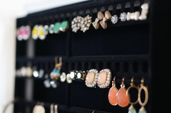 over-the-door-closet-jewelry-organizer-blogger-fashion-lifestyle-117