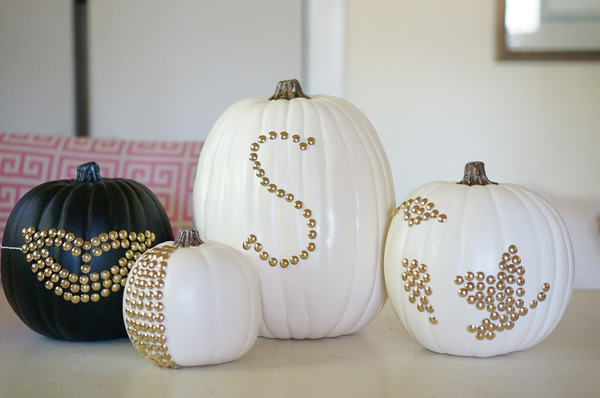 pumpkin-halloween-decoration-DIY-nailhead-upholstery-nails-pumpkin-thanksgiving-decor-006