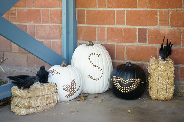 pumpkin-halloween-decoration-DIY-nailhead-upholstery-nails-pumpkin-thanksgiving-decor-007