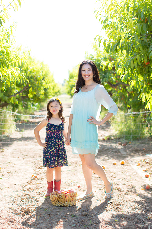 schnepf-farms-peach-orchard-fruit-shoot-picking-diana-elizabeth-photography-017