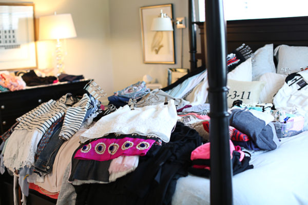 closet-cleaning-winter-spring-small-closet-solutions-minimalist-119