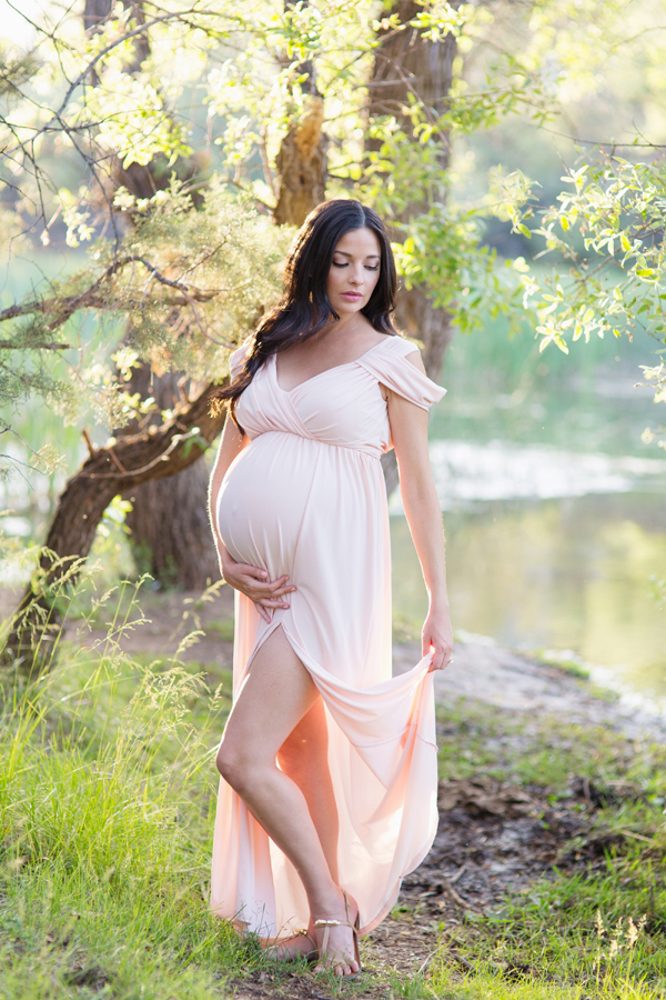arizona-maternity-photographer-forest-woods-free-people-romantic-pink-mater...
