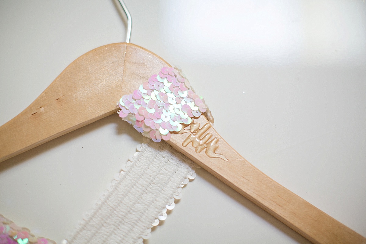how-to-make-sequin-hanger-wood-diy-Diana-Elizabeth-Photography_0100