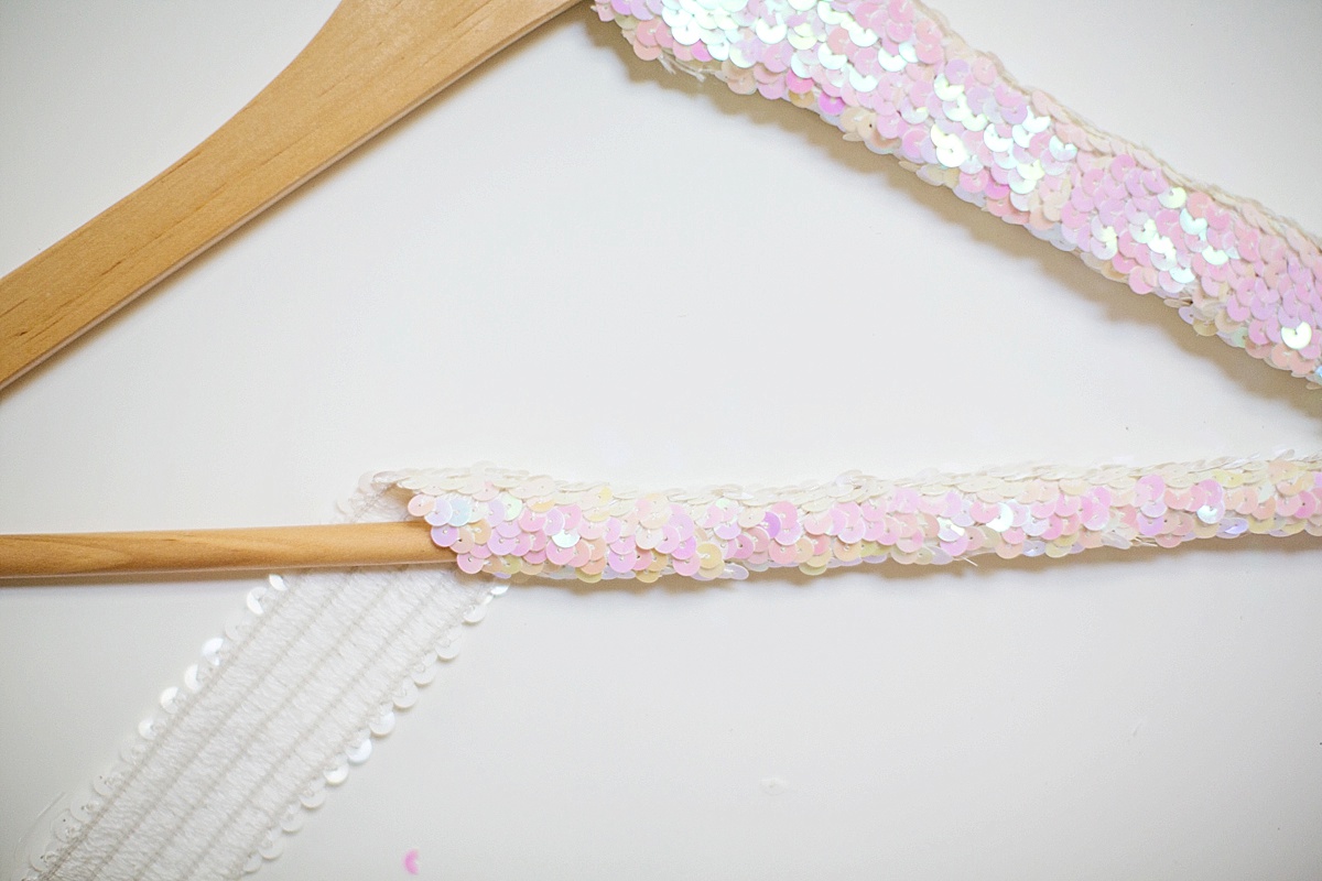 how-to-make-sequin-hanger-wood-diy-Diana-Elizabeth-Photography_0103