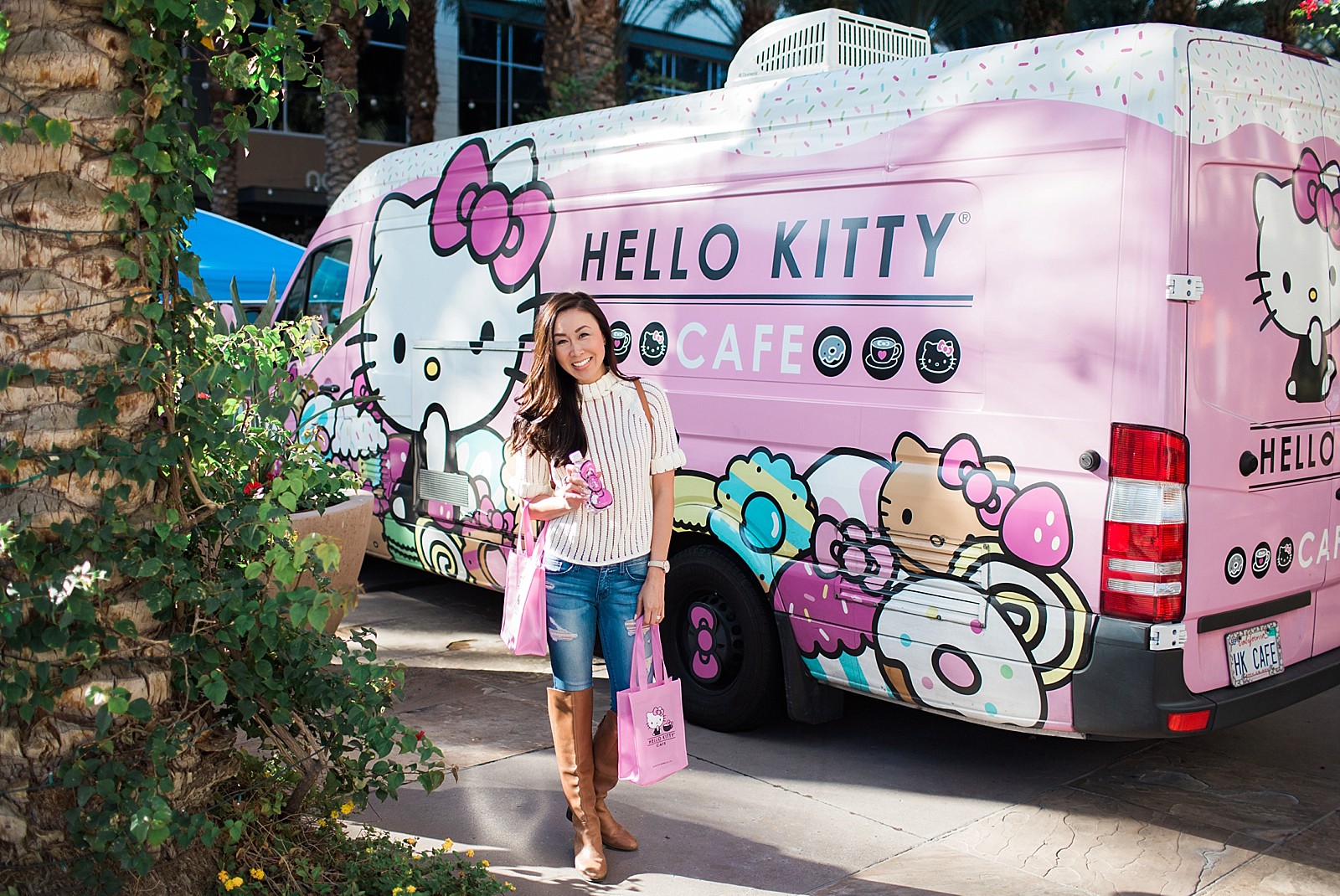 hello kitty cafe truck traveling information