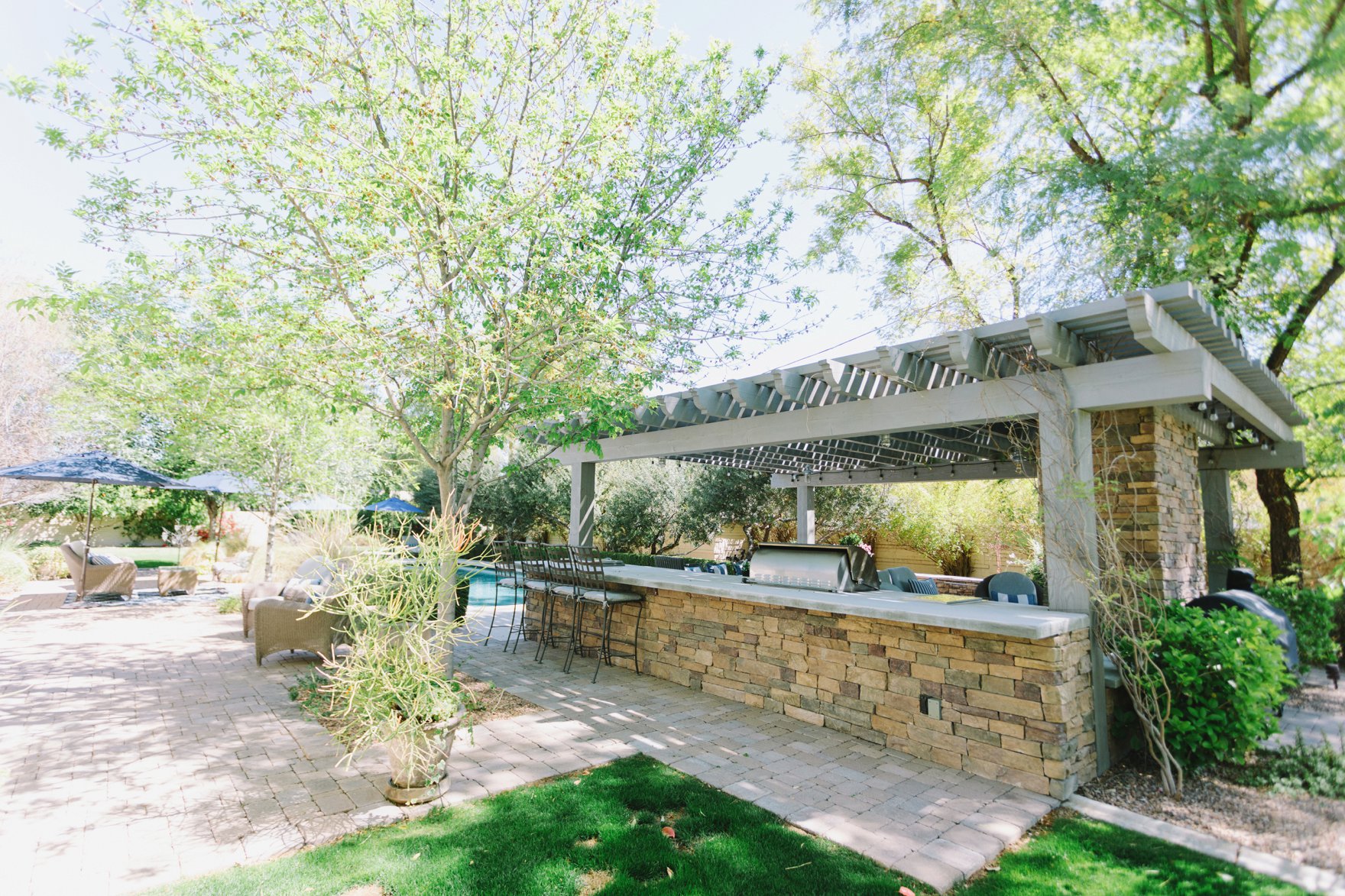 Central Phoenix arizona house tour To Have to Host Lory Parson backyard bbq area