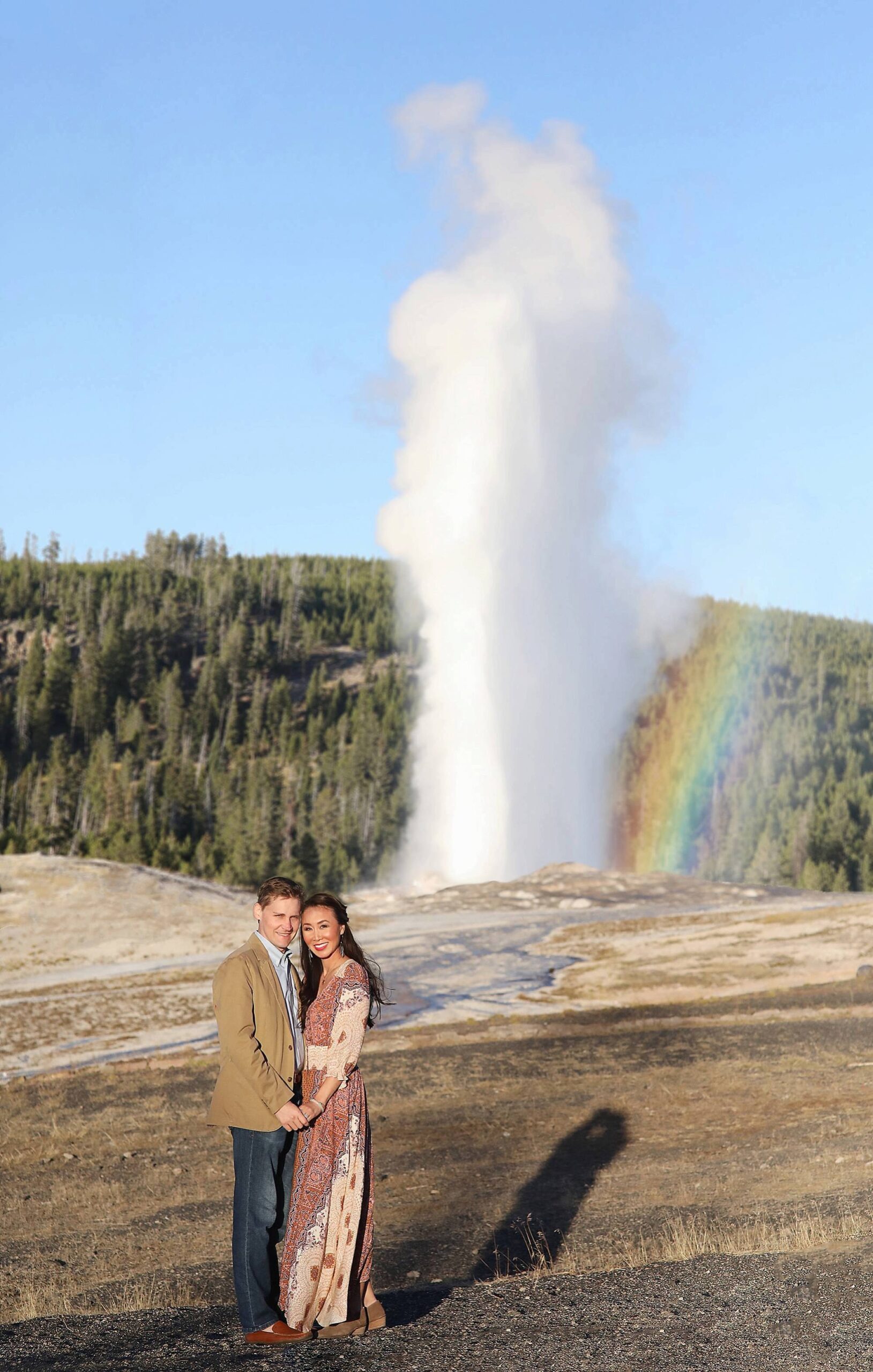 old faithful geyser in Yellowstone Diana Elizabeth lifestyle blogger travel blog