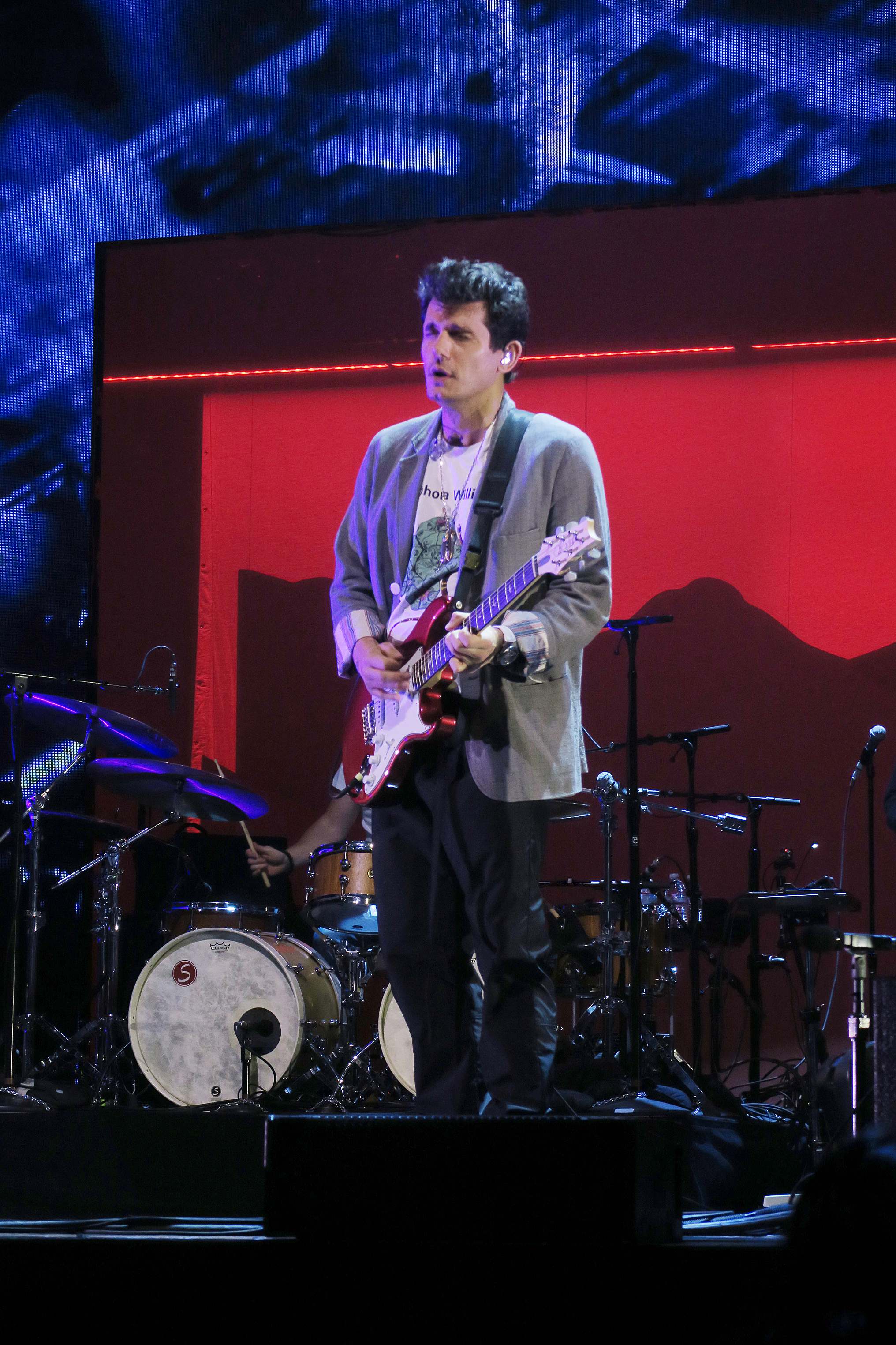John Mayer guitar face phoenix summer tour 2019
