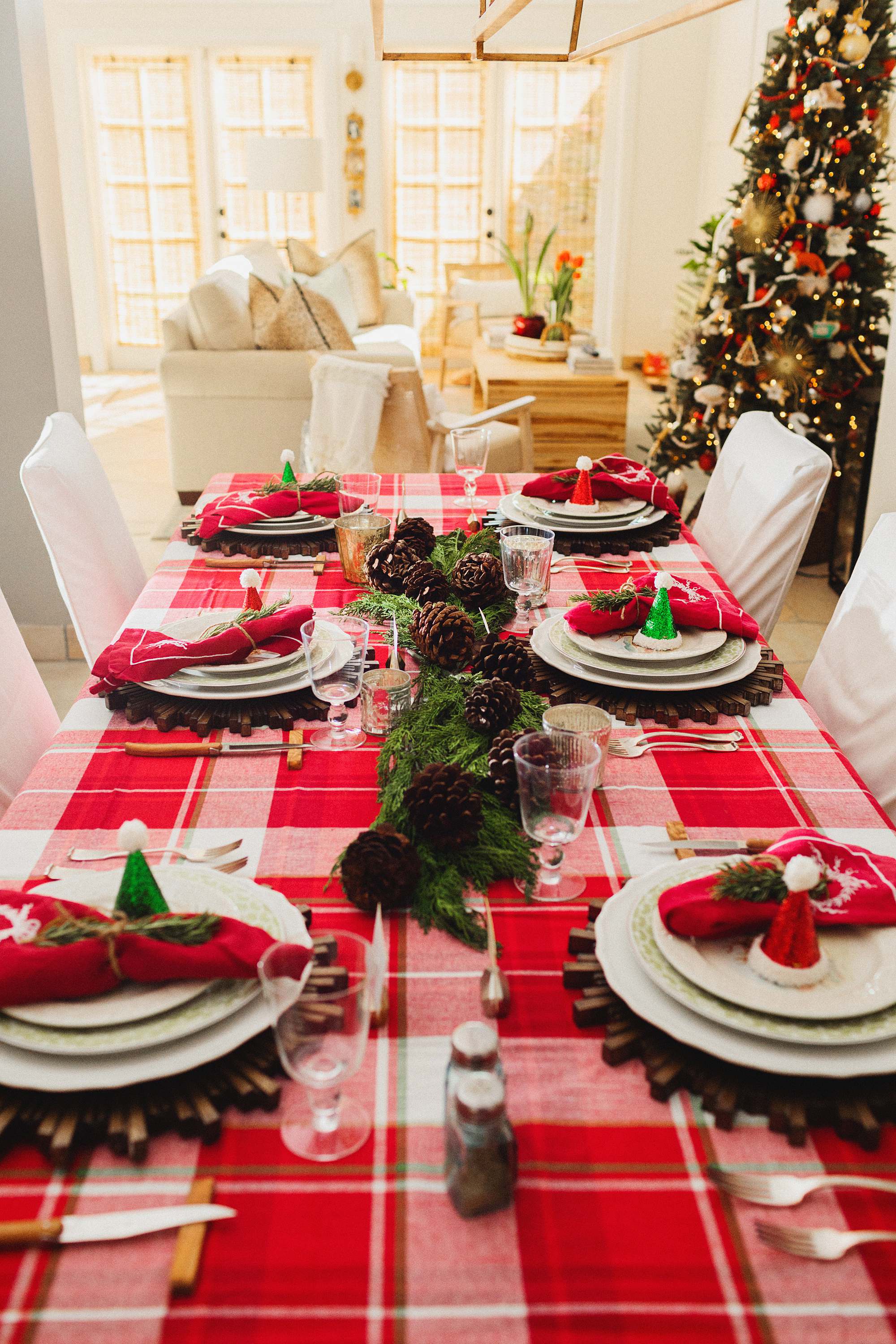red green plaid Christmas tablescape 