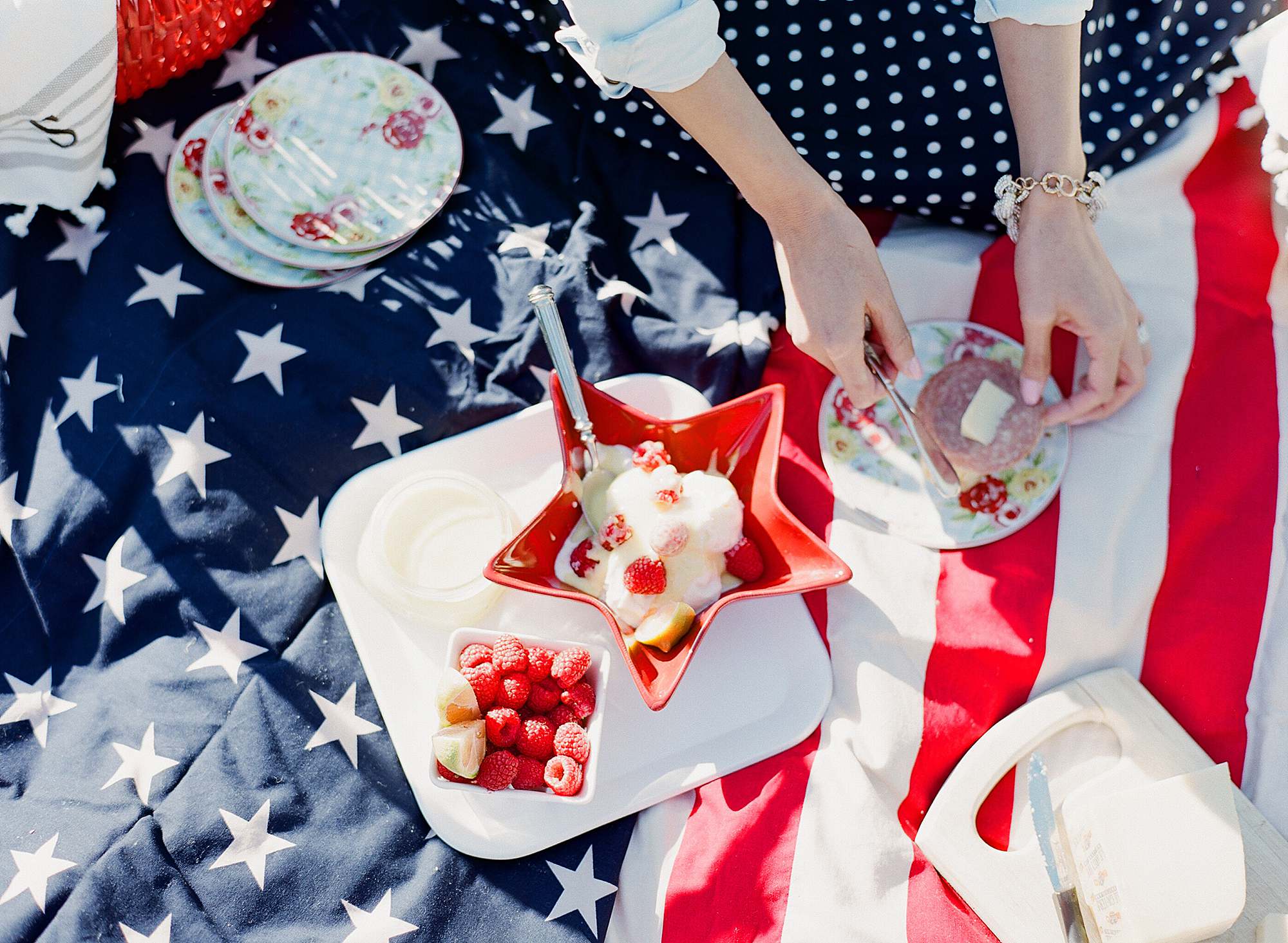 Fourth of July Memorial Day weekend presidents day Veterans Day themed picnic patriot picnic home decor tables cape - American flag blanket stars and stripes