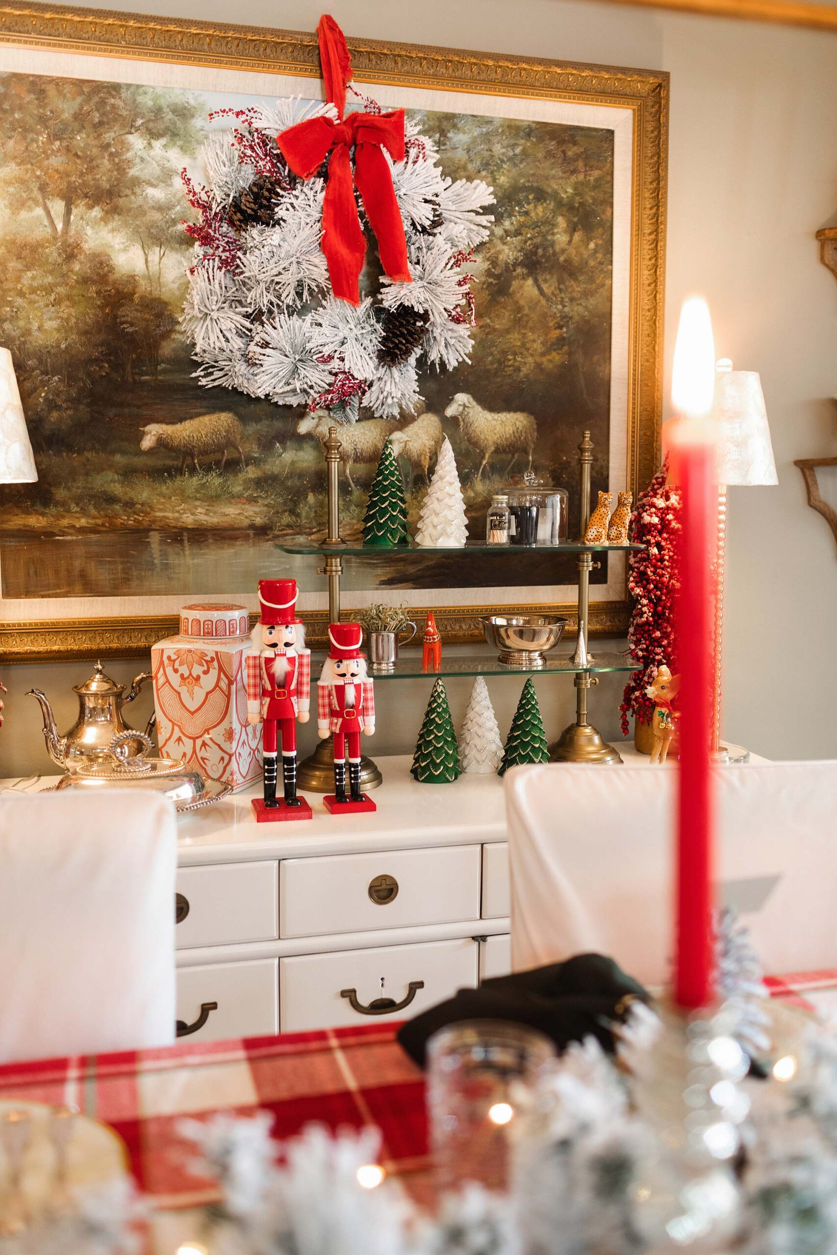 Christmas decor how to save money and save space