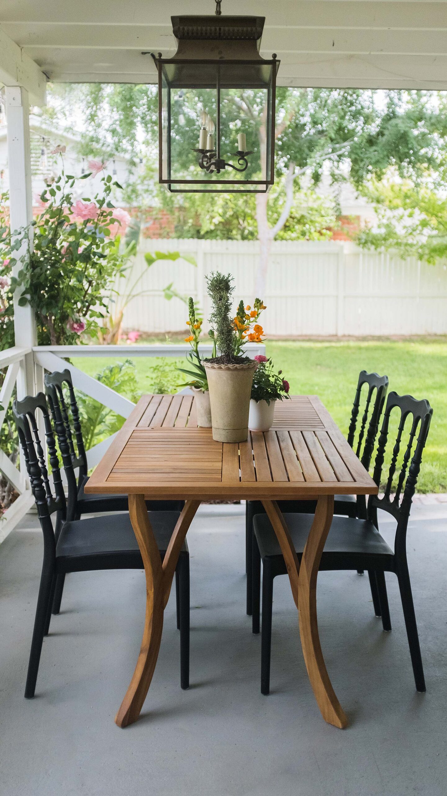 PatioContemporaryEnglishGardenFurnitureDianaElizabethBlog0580