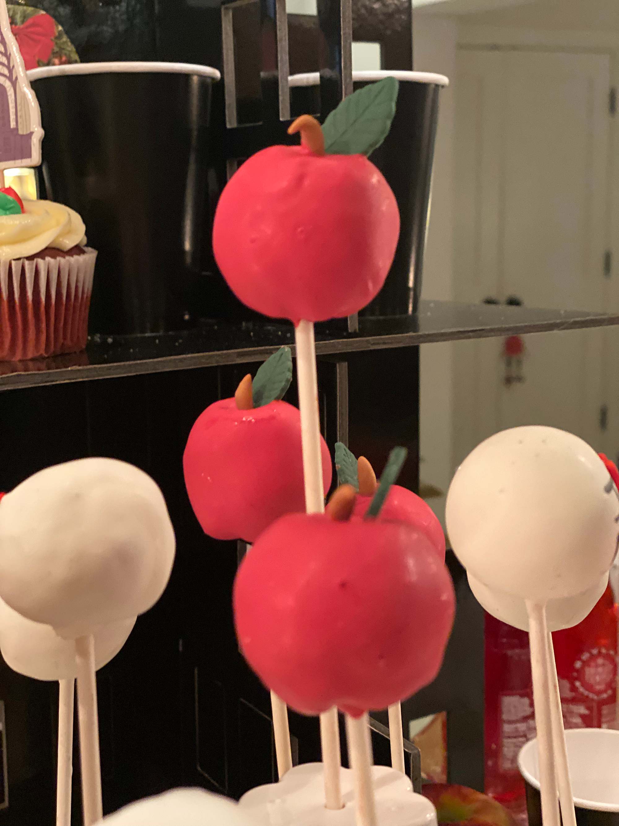 cake pops in apple shape