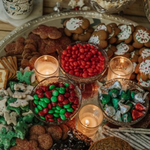 christmas holiday hot cocoa snack board how to
