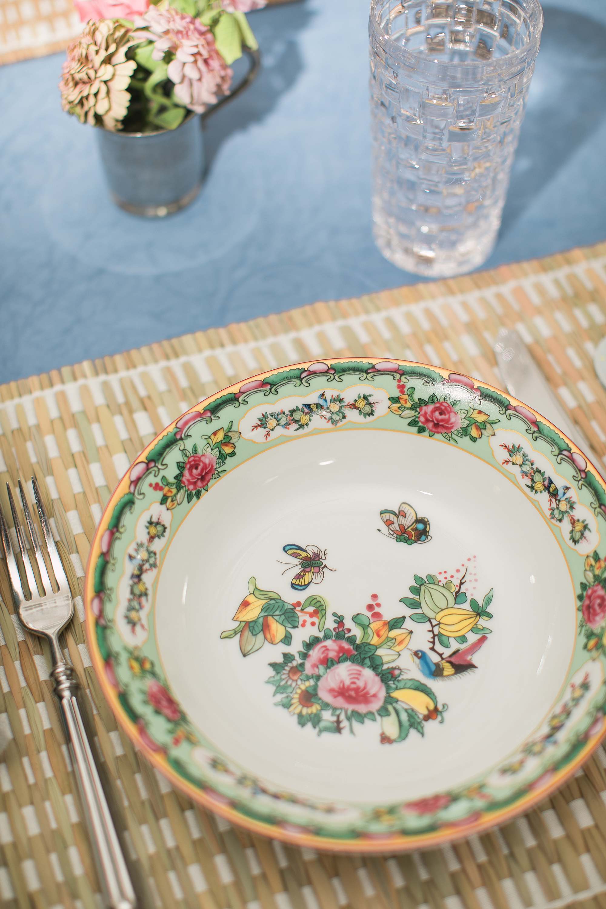 grandmilennial tablescape can I eat off rose medallion 