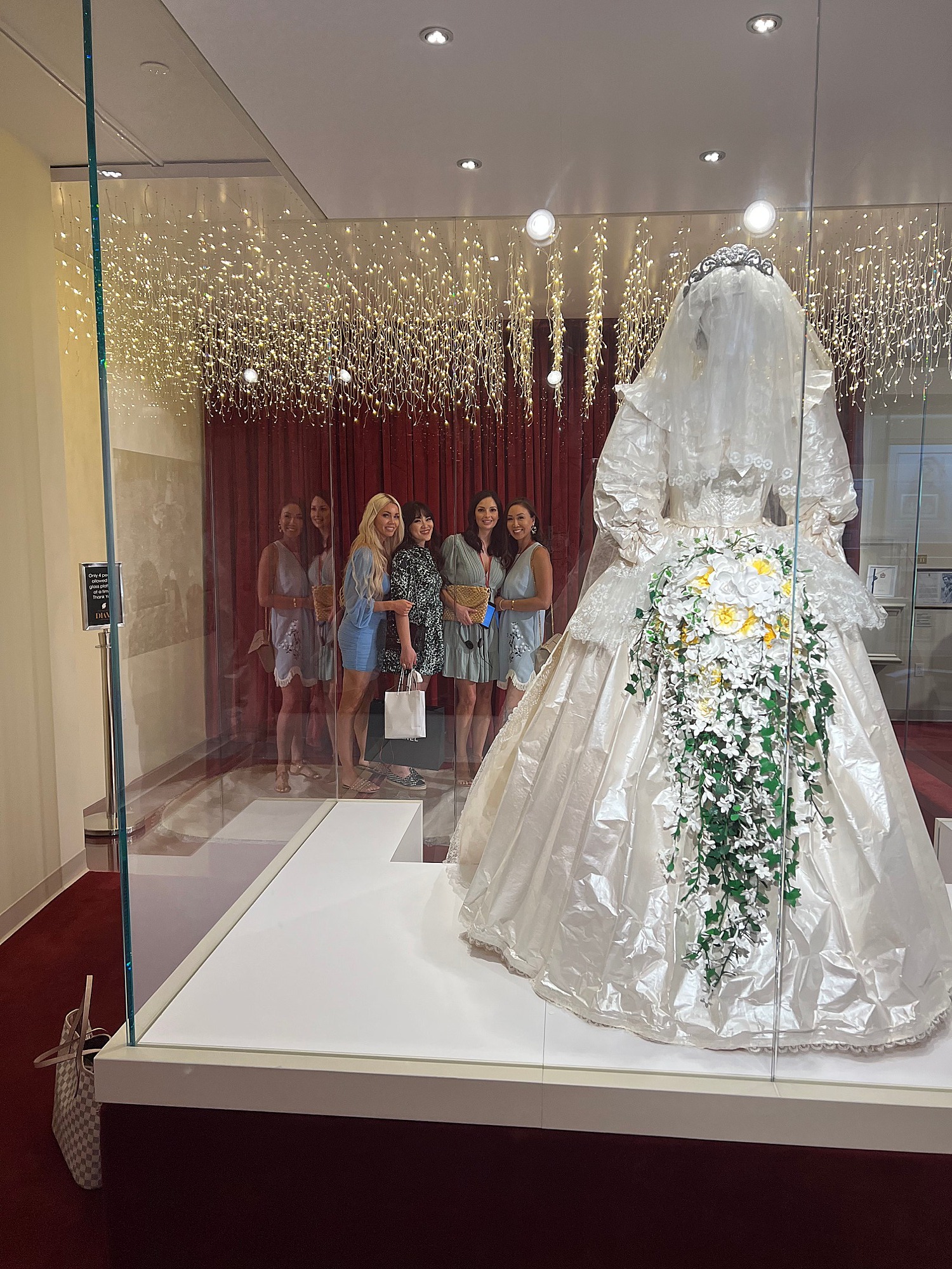 Las Vegas Diana exhibit princess Diana wedding gown replica