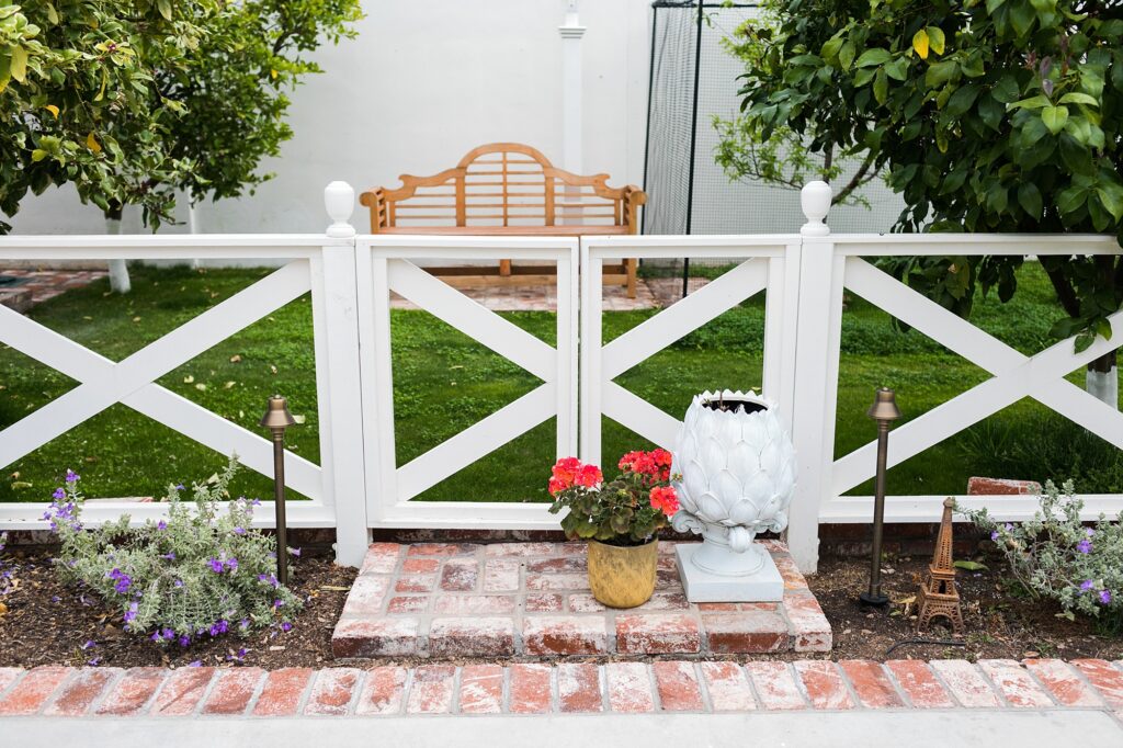 orchard fence ideas how to transition from farmhouse decor to traditional touches