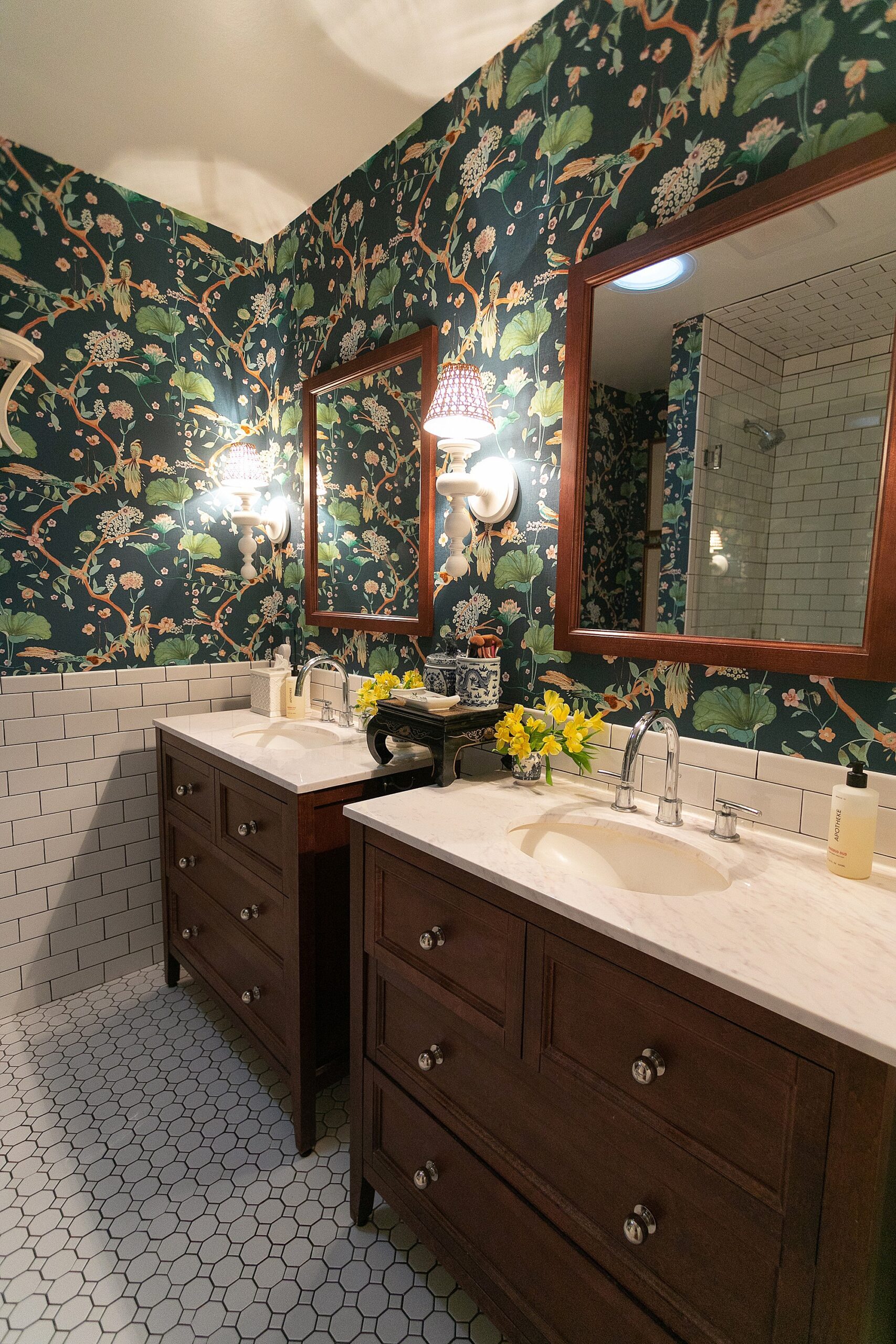 my-bathroom-wallpaper-makeover-dark-botanical-3234 – Diana Elizabeth Blog