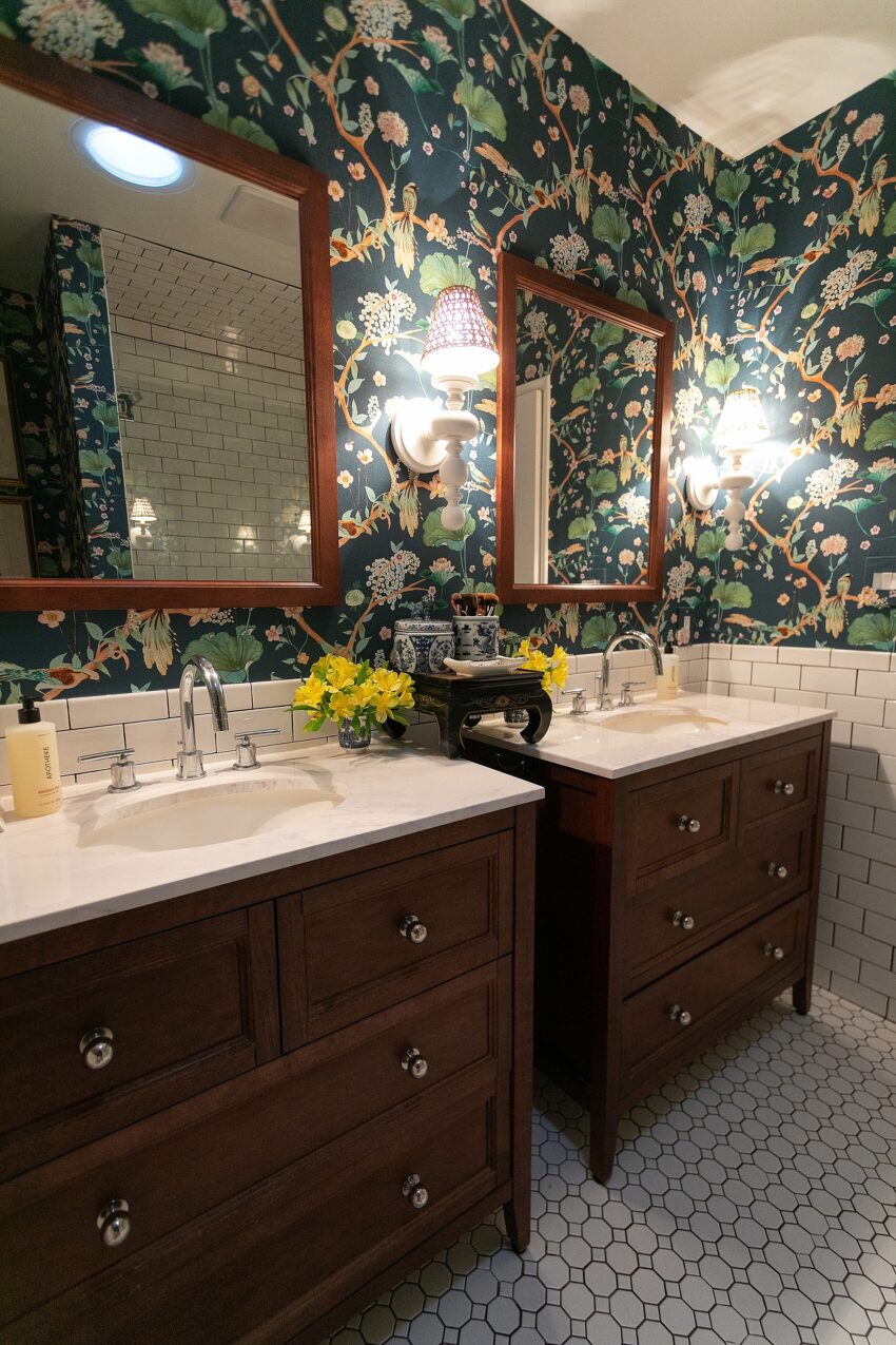 my-bathroom-wallpaper-makeover-dark-botanical-3237 – Diana Elizabeth Blog