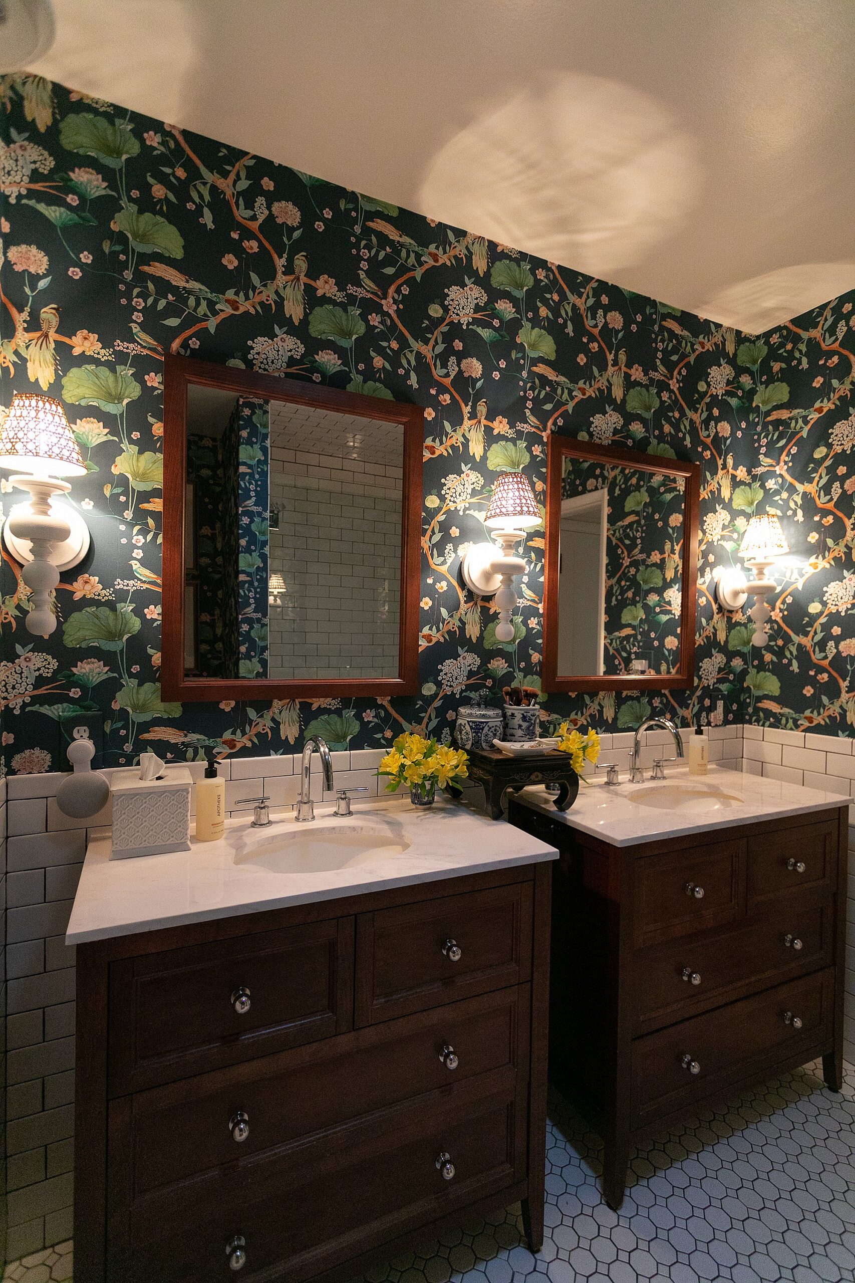 my-bathroom-wallpaper-makeover-dark-botanical-3241