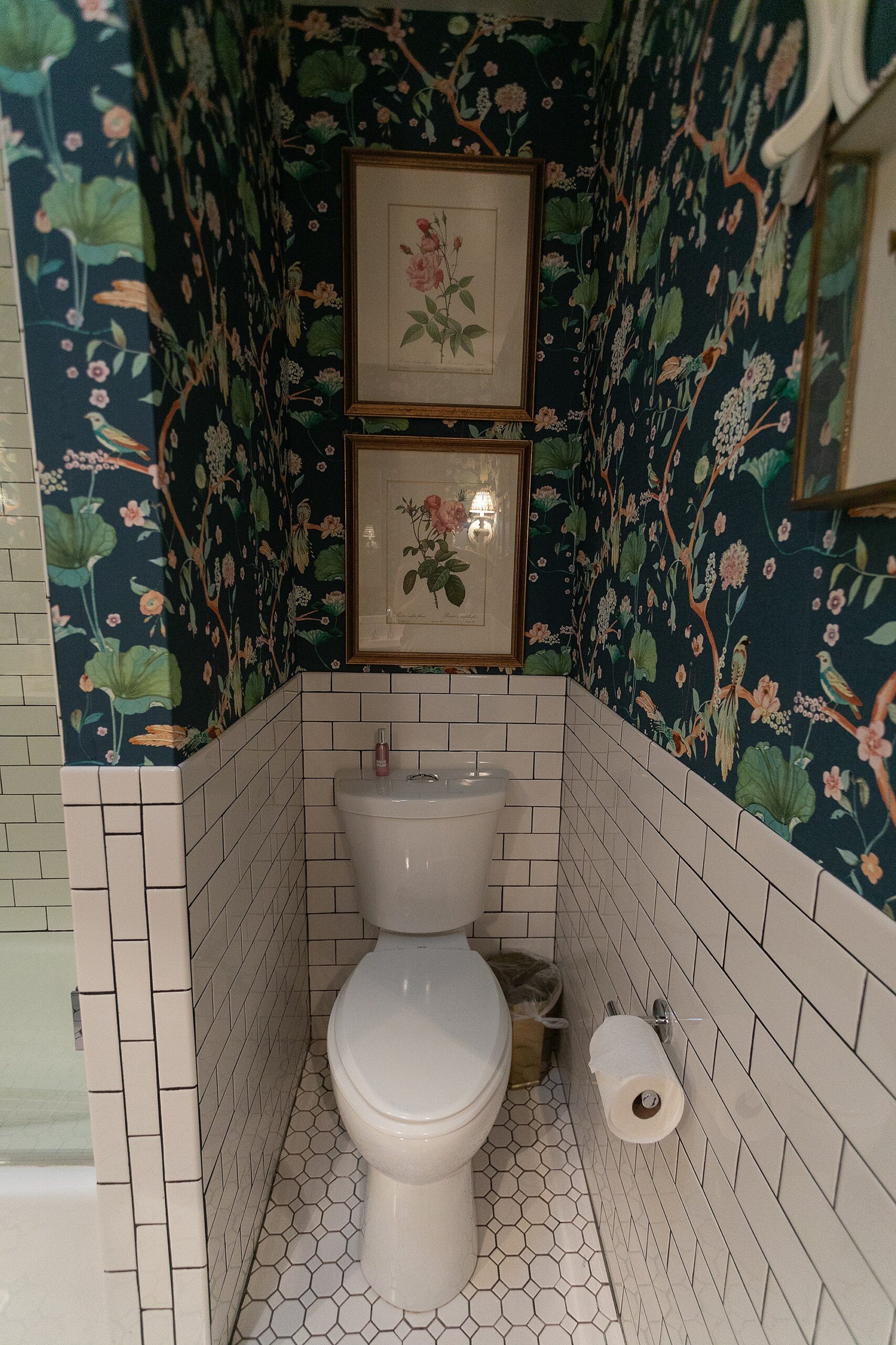 my-bathroom-wallpaper-makeover-dark-botanical-3248