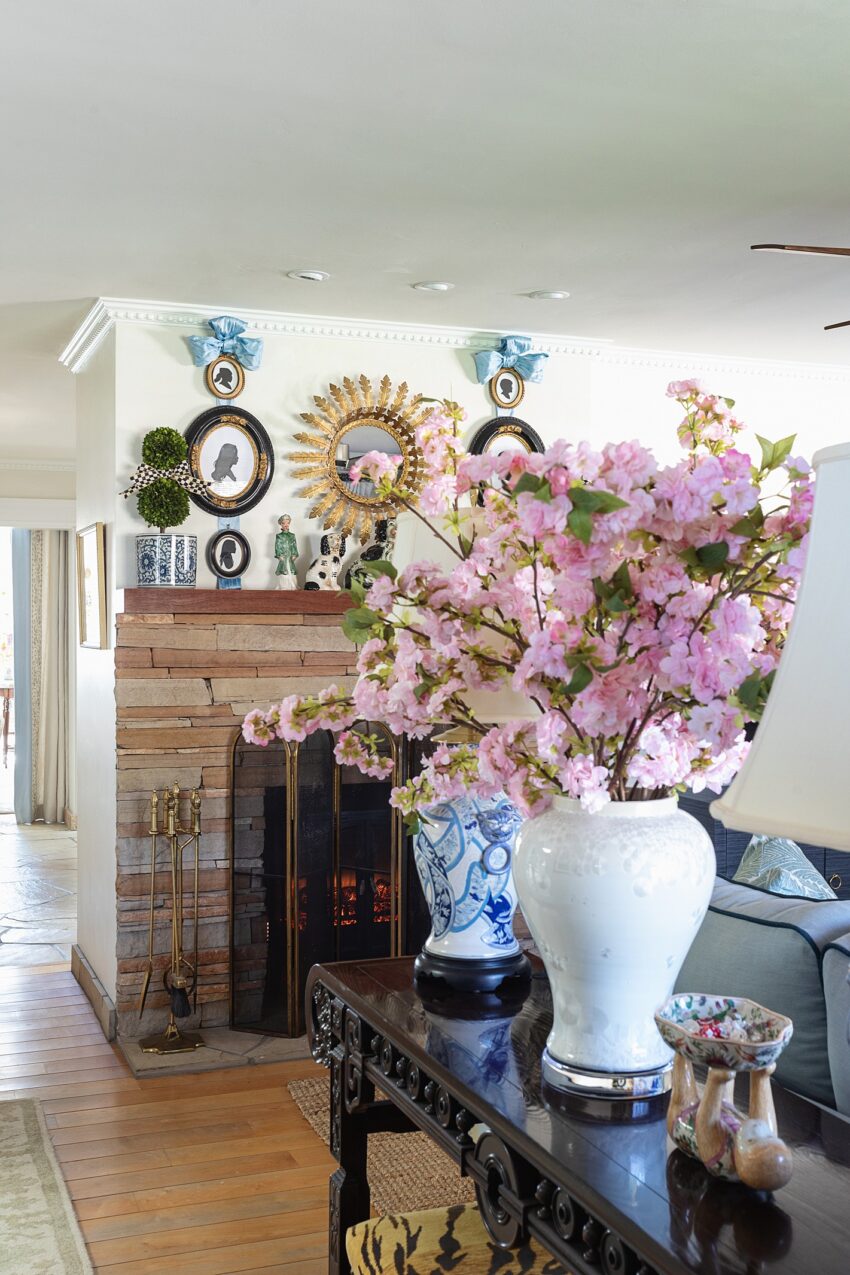 dentil crown molding in ranch style home phoenix Arizona lifestyle home decor blogger Diana Elizabeth Steffen grandmillennial decor