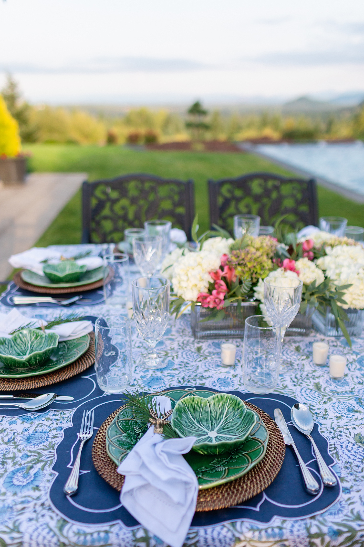 Pacific Northwest outdoor dining table with romantic garden style décor